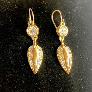 SWAROVSKI l Dangle Crystal Earrings Gold tone